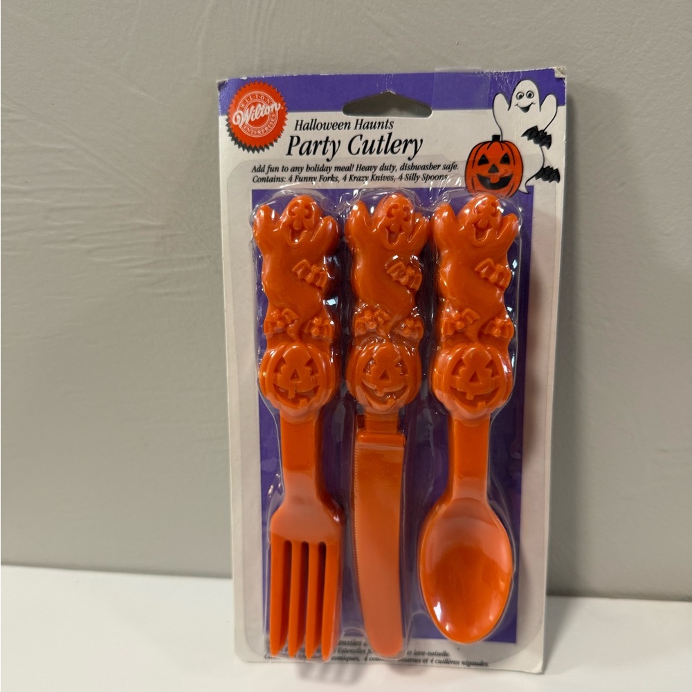 New in Package Vintage Wilton Halloween Cutlery Set Reusable Heavy Duty Pumpkins